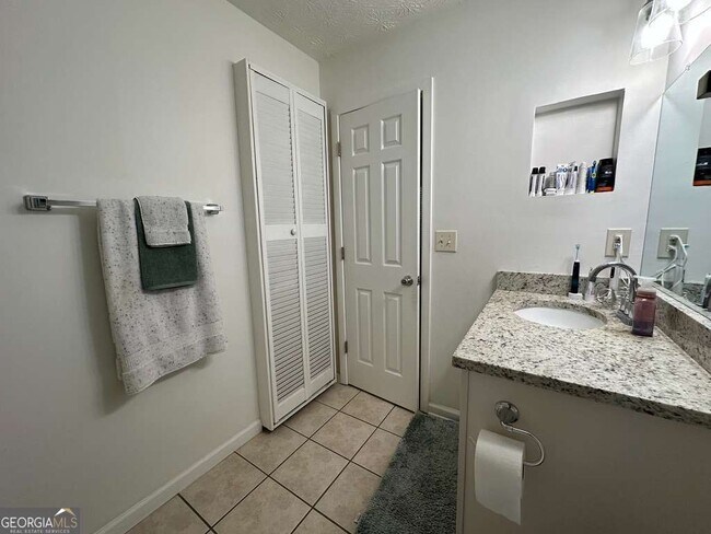 Building Photo - 3635 Monticello Cmns NW