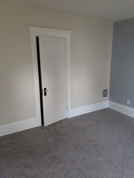 original wood doors in many of the upstairs rooms, including this to the closet in the main bedroom - 1448 Lincoln Ave