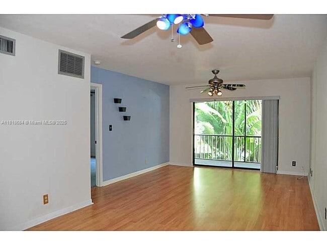 Building Photo - 3129 Oakland Shores Dr