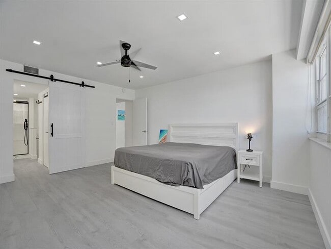 Building Photo - 3430 Galt Ocean Dr