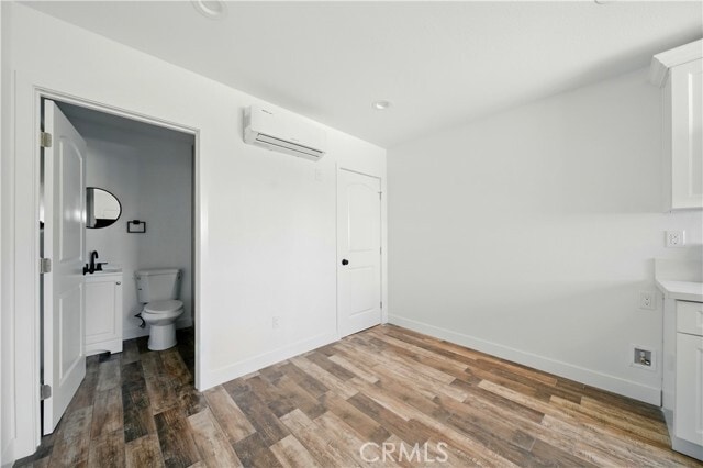 Building Photo - 823 W 78th St