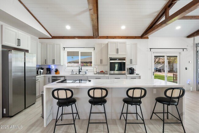 Building Photo - 1759 N Spring Cir