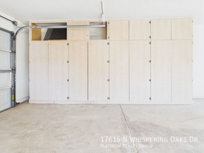 Building Photo - 17615 N Whispering Oaks Dr