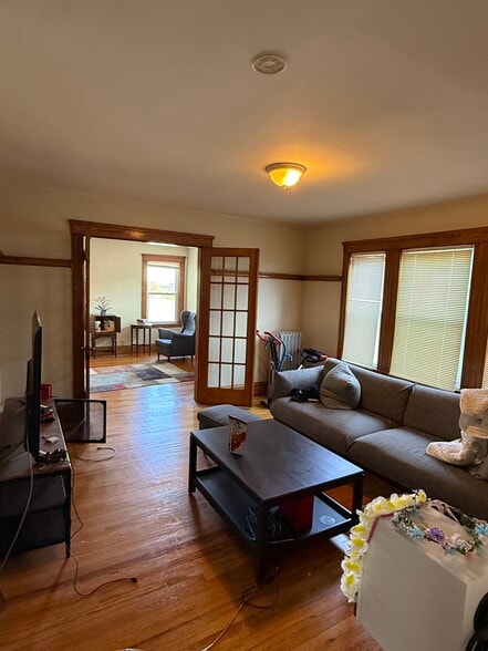 Primary Photo - 152 Jaques St