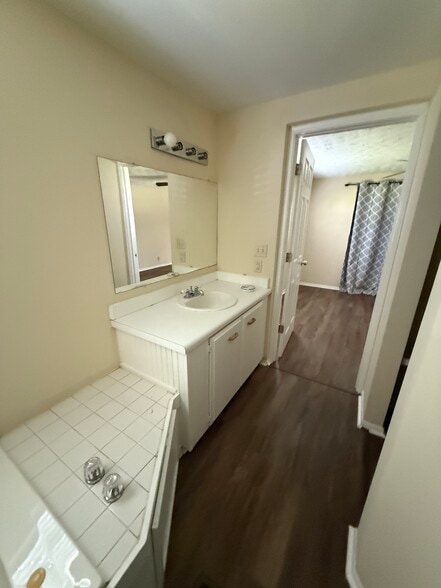 Building Photo - 3122 Moody Ave