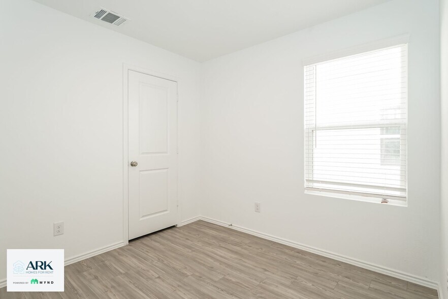 Building Photo - 8171 Nube Medina