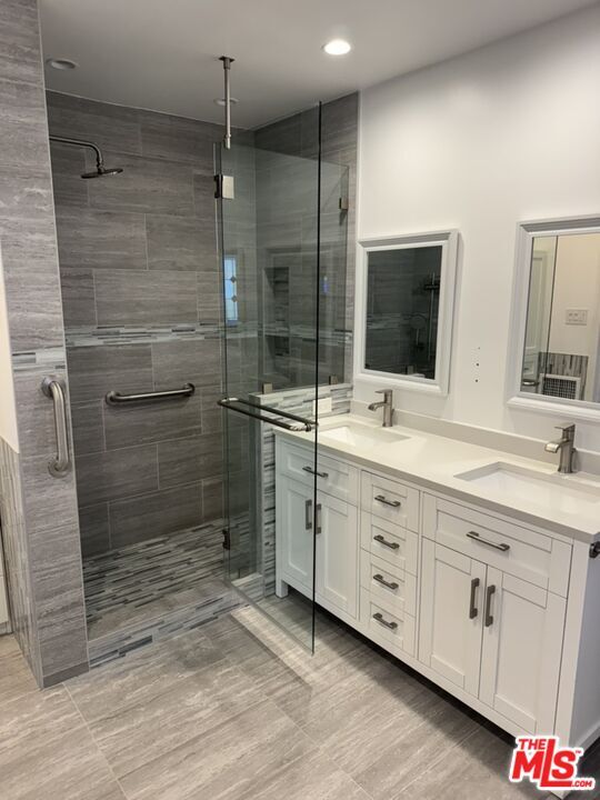 Building Photo - 6128 Maryland Dr