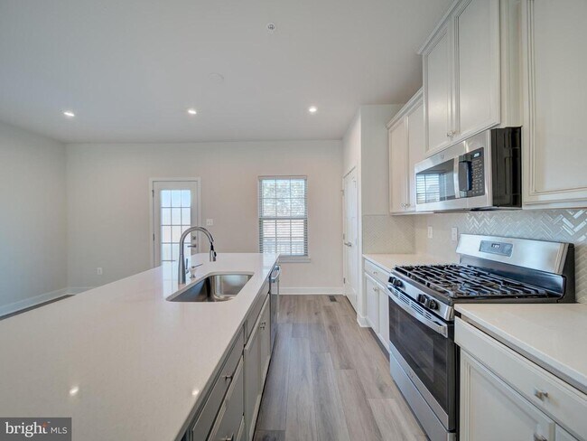 Building Photo - 9502 Autumn Berry Pl