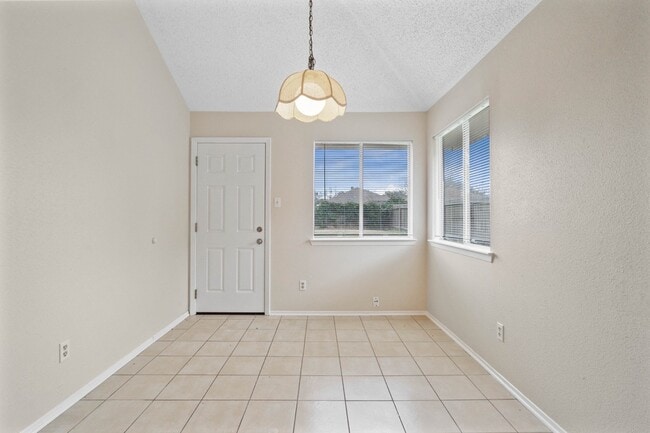 Building Photo - 23302 Summer Pine Dr
