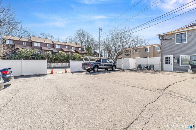 Building Photo - 20 Trolley Cir