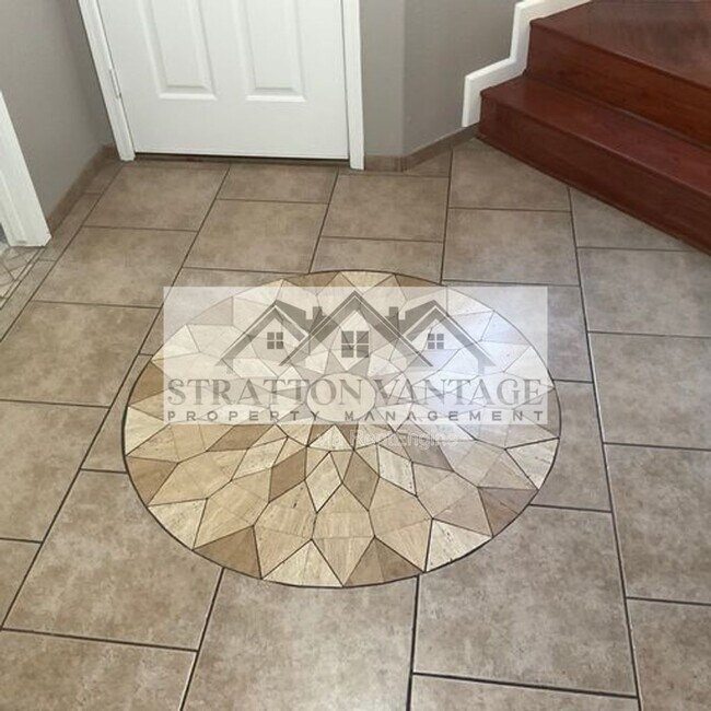 Building Photo - 10646 W Alvarado Rd