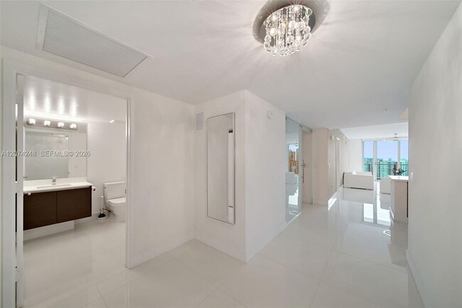 Building Photo - 300 Sunny Isles Blvd