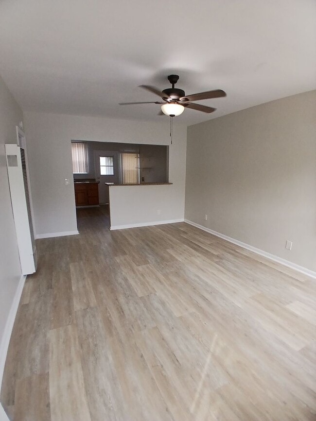 Building Photo - 1928 Rocket Property