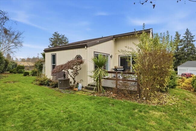 Building Photo - 401 Eastwood Dr