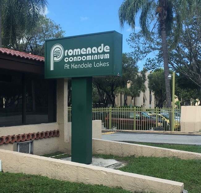 Building Photo - PROMENADE AT KENDALL LAKES - BEST PRICED 1 BEDROOM/1 BATH IN KENDALL