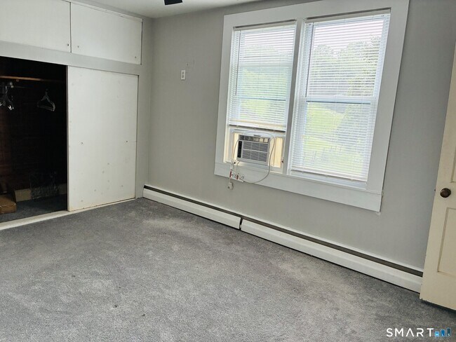 Building Photo - 136 Chestnut Hill Rd