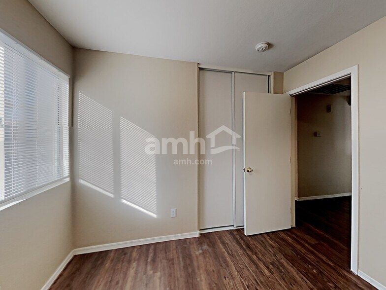 Building Photo - 16170 W Jefferson St