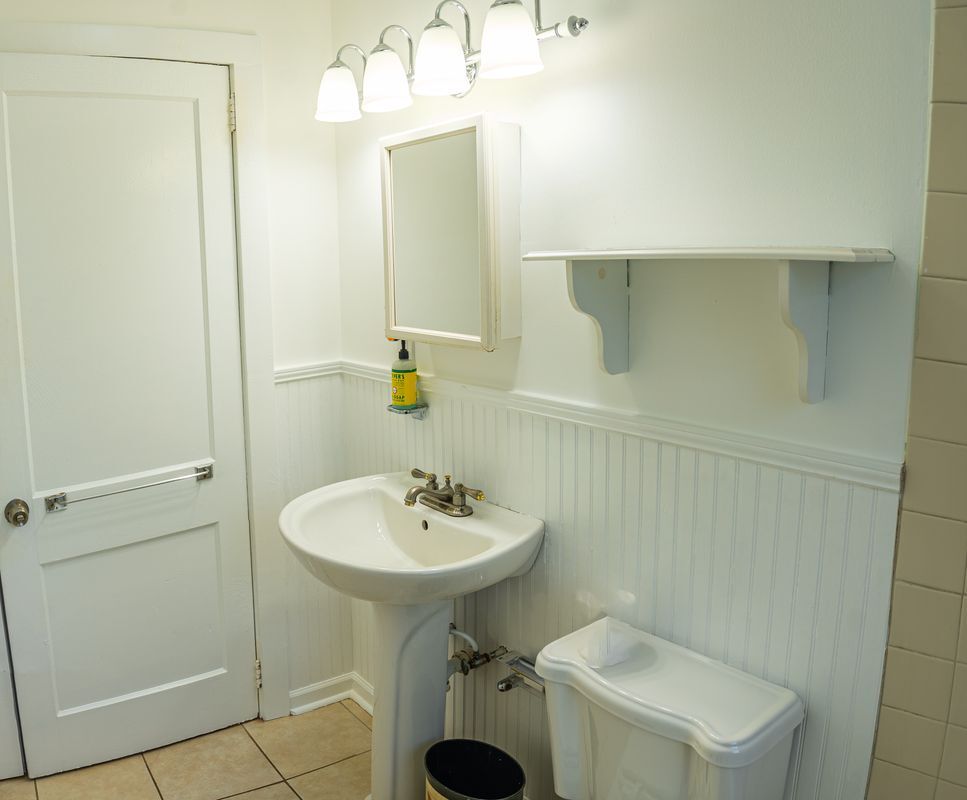 Building Photo - 1015 Avondale Ave SE