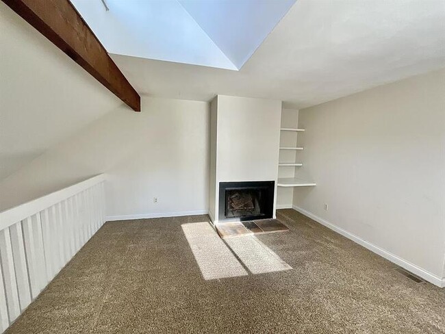 Building Photo - 122 Sugar Pine
