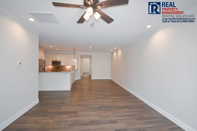 Building Photo - 3414 Pershing Dr