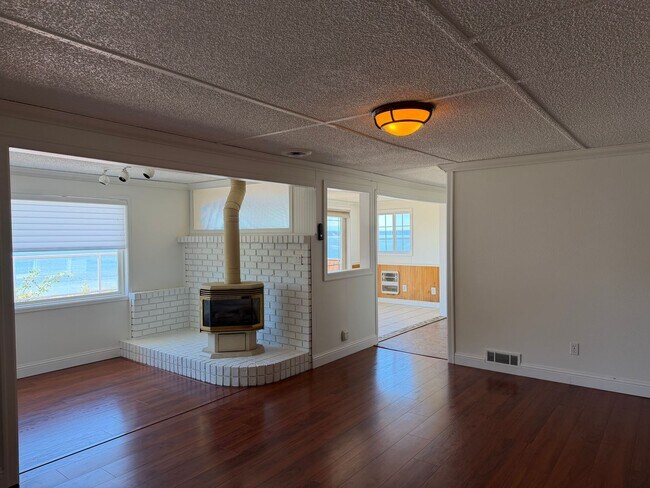 Building Photo - 2814 Mission Beach Heights Rd