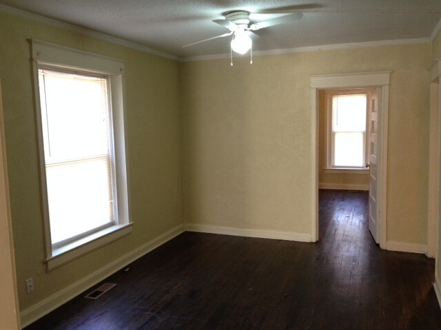 Building Photo - 3340 Gillham Rd