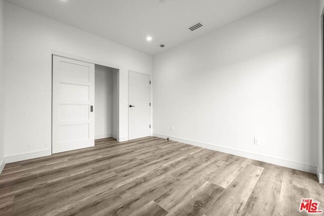 Building Photo - 1920 S Sherbourne Dr