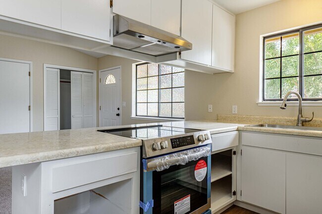 Building Photo - 3521 Akeby Dr