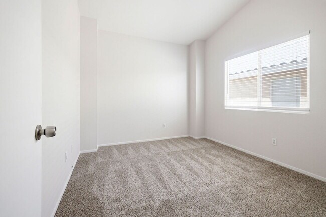 Building Photo - "Modern Comfort Close to Nellis Airforce Base: Spacious 3-Bed Home with 2.5 Baths in Vibrant Las ...