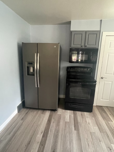 Building Photo - 130 Main St