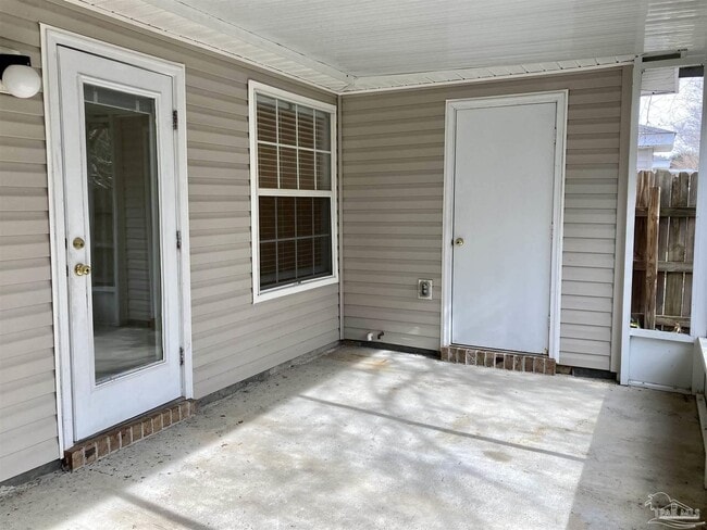 Building Photo - 2470 Trailwood Dr