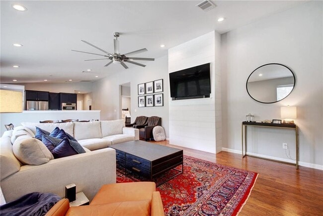 Building Photo - 2604 N Shields Dr