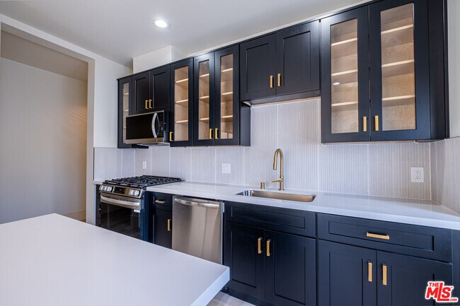 Building Photo - 216 N Catalina Ave