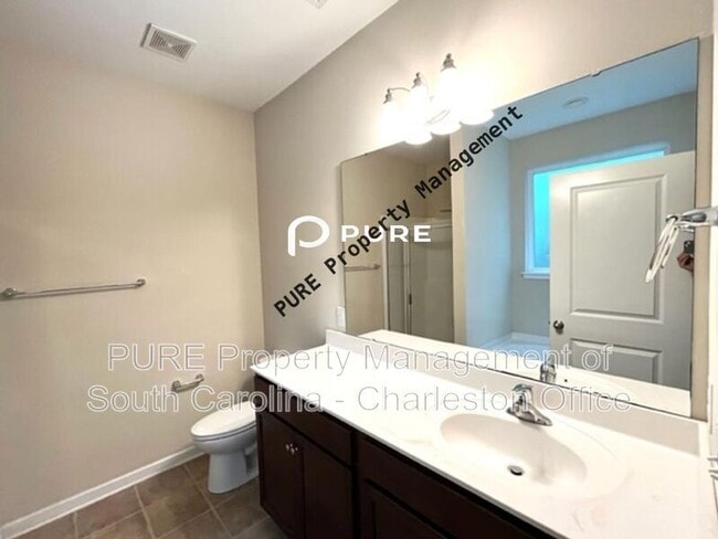 Building Photo - 2901 Penobscot Dr