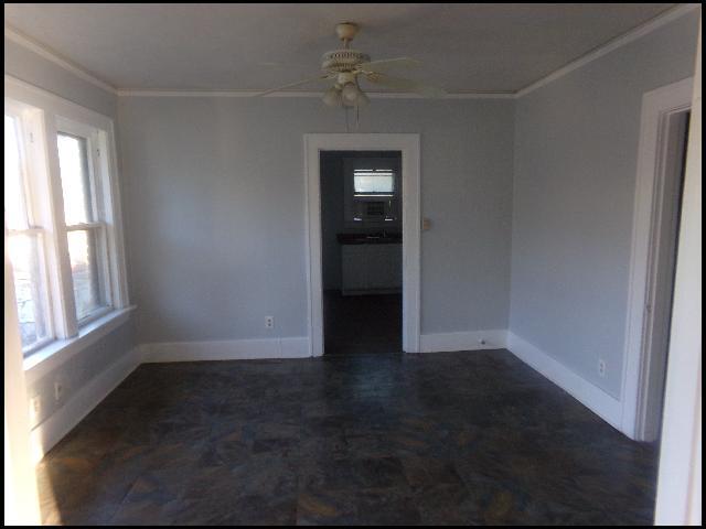 Building Photo - 1024 Park Dr