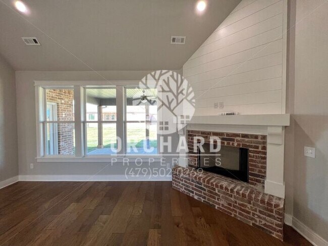 Building Photo - Tontitown- Single-Family Home- Spacious Kennedy Bonus Plan - 5th Bedroom/Bonus Room