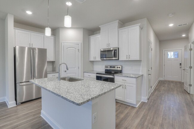 Building Photo - 1705 Tahoma Dr