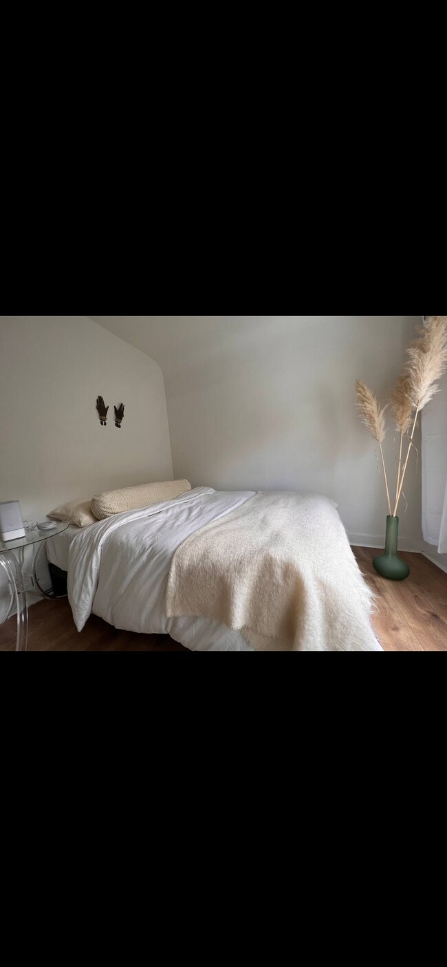 Building Photo - 4525 Avocado St