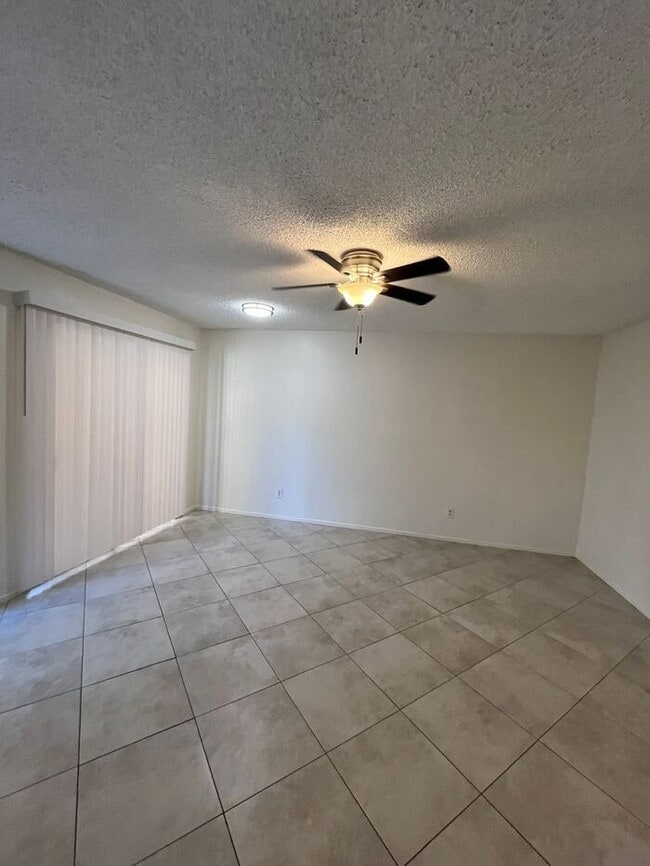 Building Photo - 1201 S McClintock Dr