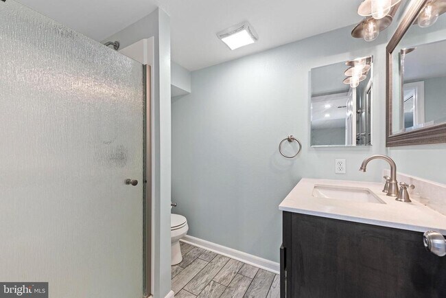 Building Photo - 7621 Provincial Dr