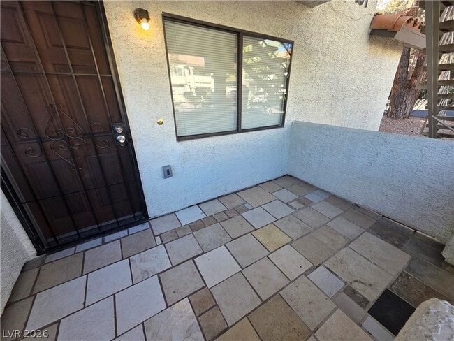 Building Photo - 2724 Otter Creek Ct