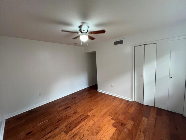 Building Photo - 7702 Belcrest Pl