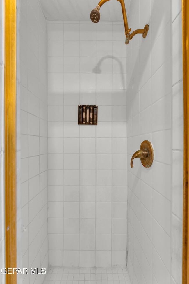 Building Photo - 2153 Trawood Dr