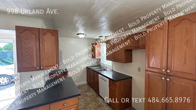 Building Photo - 998 Upland Ave