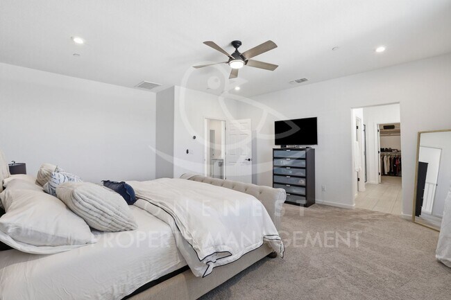 Building Photo - 2532 Eastridge Dr