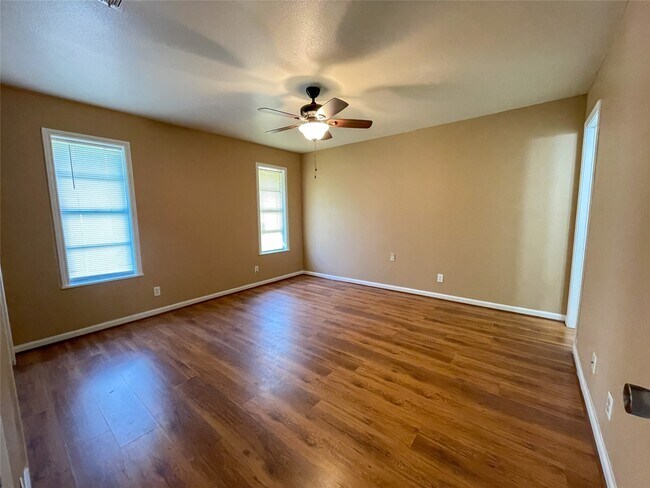 Building Photo - 401 Anderson Rd