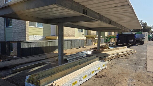 Primary Photo - 2124 Burton Dr