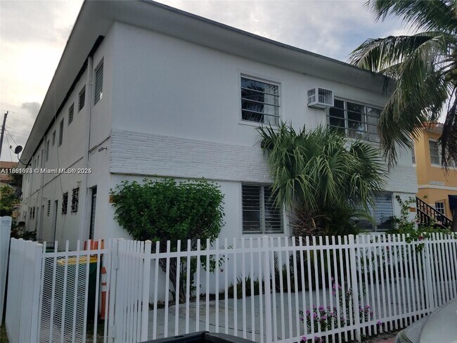 Primary Photo - 8132 Harding Ave