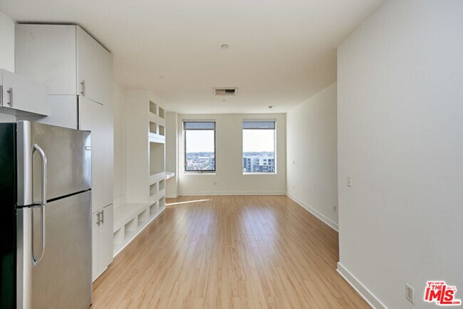 Building Photo - 3810 Wilshire Blvd