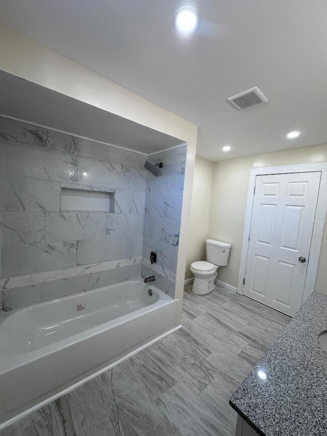 Building Photo - 153 Vine St